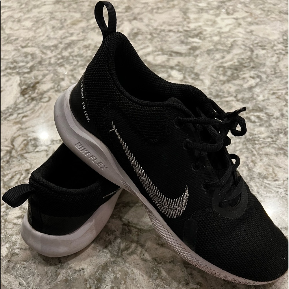 Nike Mens sneakers size 7.5
